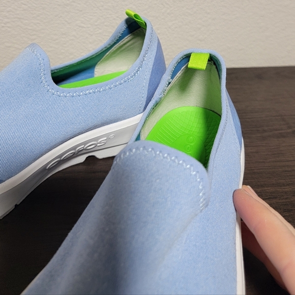 Oofos Slip On Light Blue Recovery Shoes - Picture 4 of 5